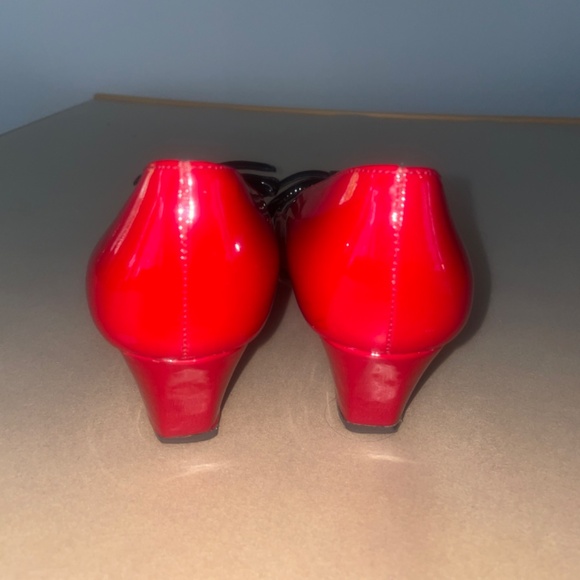 Red Prada Patent Leather Low Heels Black Bow Detail, Size 36.5 - Picture 4 of 14